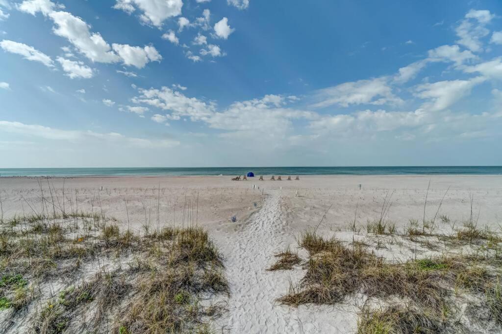 Bradenton Beach Resort Style Getaway-Walk To Beach Екстер'єр фото