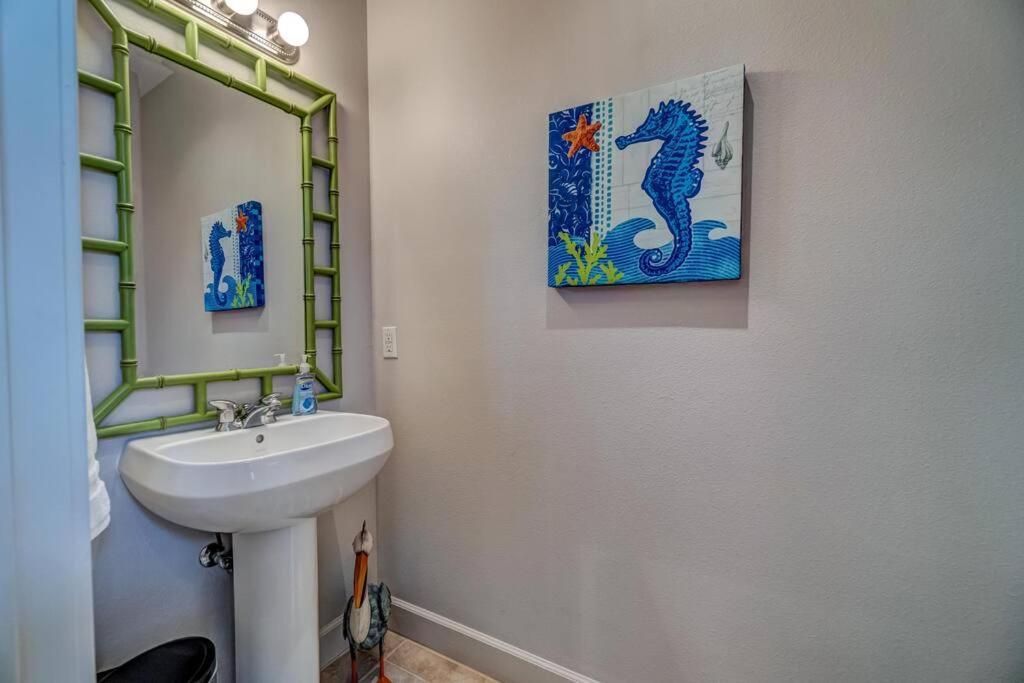 Bradenton Beach Resort Style Getaway-Walk To Beach Екстер'єр фото